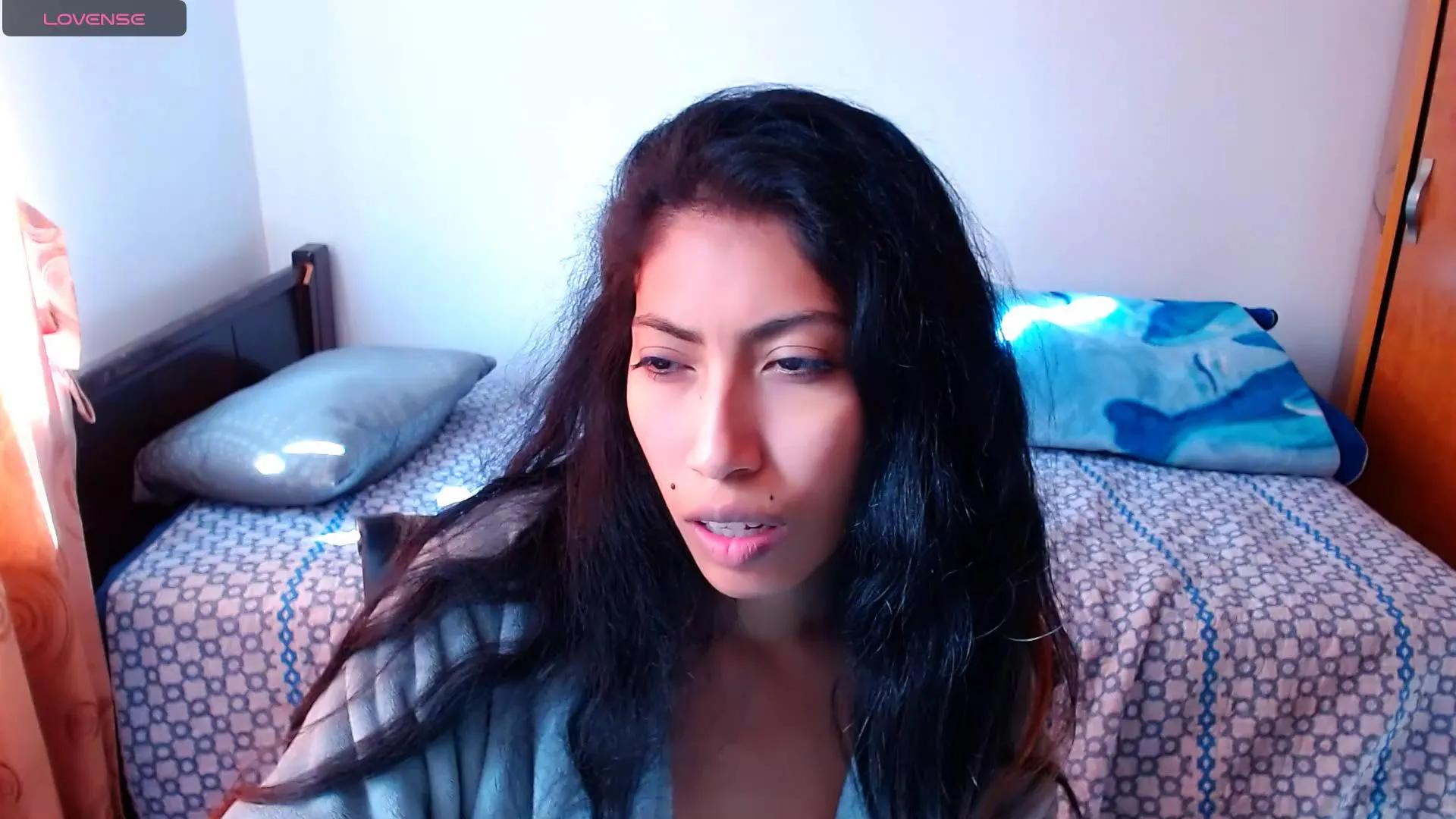 Sofia_1rose —  #cute #feet #milk #striptease #amateur #C2C #armpits