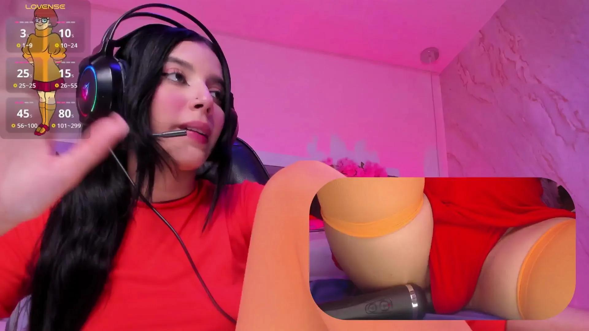 SweetieCloe —  #bigass #C2C #feet #ass #pee #blowjob #cute