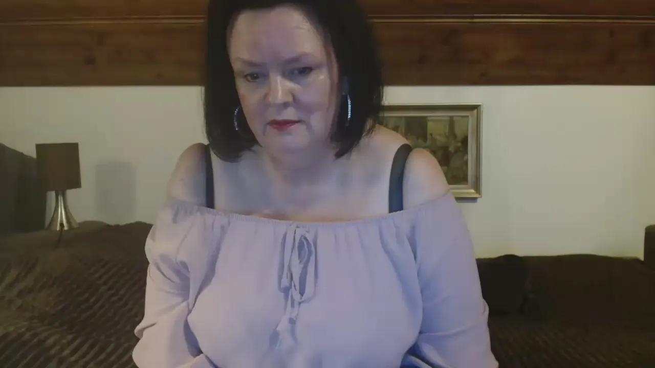 TiffanyMilf on Cam4 