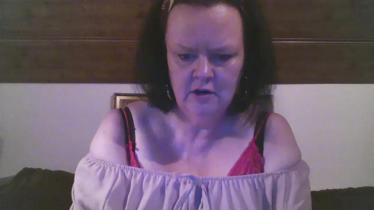 TiffanyMilf on Cam4 