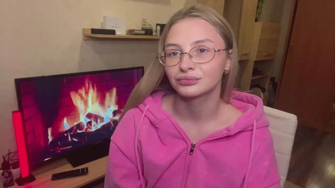 VictoriMystery —  #squirt #cute #anal #pee #femdom #bigass #masturbation