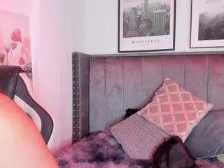 alaia-cute on CamSoda