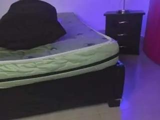 alana-111 on CamSoda 