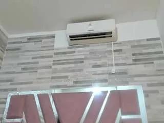 alana-roos on CamSoda 