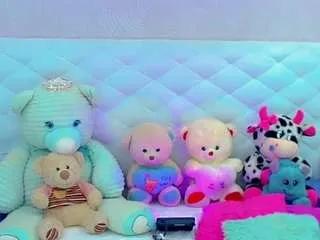 alanna-dollsx on CamSoda