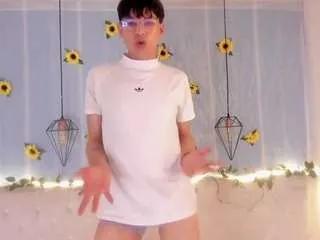 aleaurarashi on CamSoda 