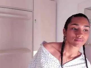 anaihcollins on CamSoda 