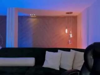 annamoore on CamSoda 