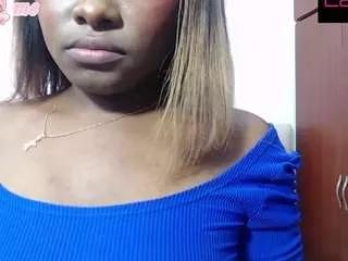 annie-ebony on CamSoda 