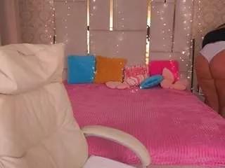 arianadark on CamSoda 