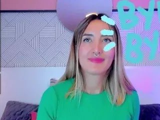 b3llaspring on CamSoda 