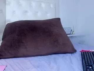 cocoqueenn on CamSoda 