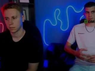 dann-foxy on CamSoda 