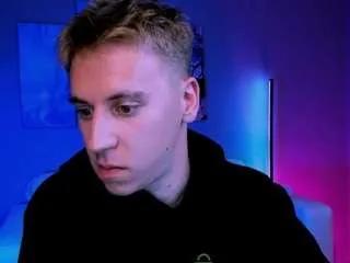 dann-foxy on CamSoda 