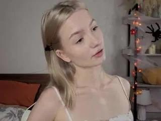 elvinabrowning — pull panties down a little lower and tease you [500 tokens remaining]