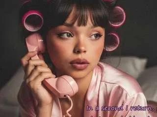 emerald00 on CamSoda 