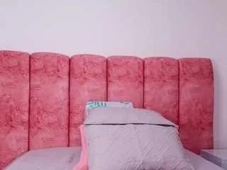 emmacurvy on CamSoda 