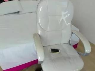 emmarousel on CamSoda 