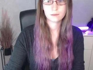 emmatease94 on CamSoda 