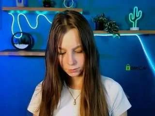 esme-moore on CamSoda 