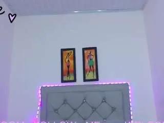 evelynquee on CamSoda 