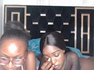 happycuddles on CamSoda 