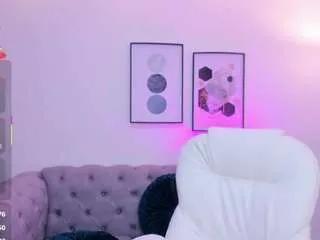 issi-loren on CamSoda 