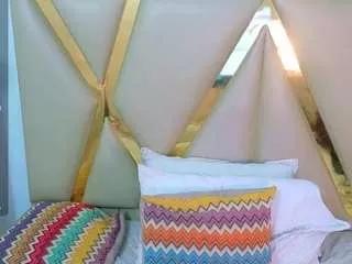 kinkyhousewifee on CamSoda 