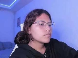 lady-brownnnn on CamSoda