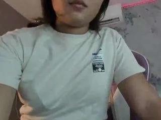 laly-cherry on CamSoda 