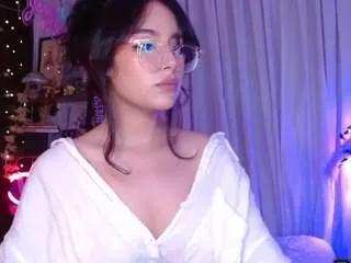 laralittle on CamSoda 