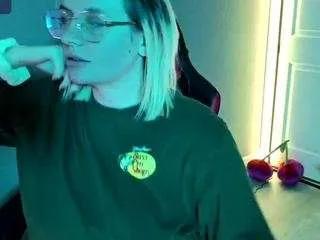 maaad-maxxx on CamSoda 