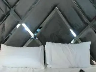 Freechat maludiazx on CamSoda