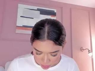 mara-brooks on CamSoda 