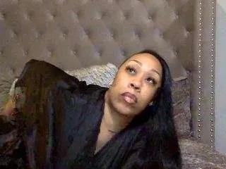 missprettypocahontas on CamSoda 