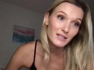 nancy-babe20 on CamSoda 