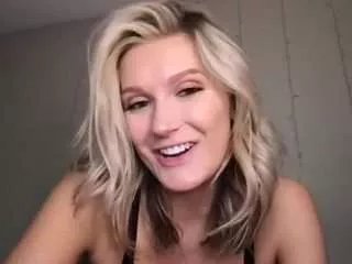 nancy-babe20 on CamSoda 