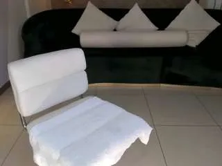 Offline niaholland on CamSoda