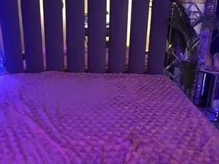 rosiemoons — naked [201 tokens remaining]