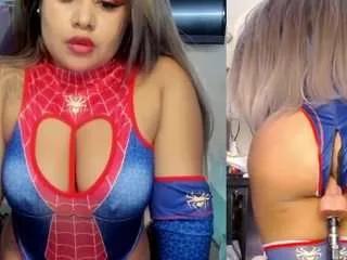 sara-seexy on CamSoda 