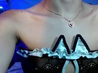 sarahh-sophia on CamSoda 