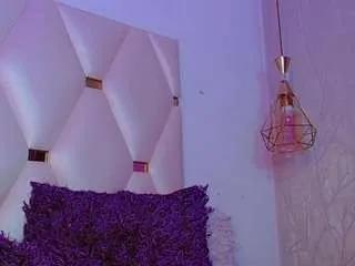 sarahh-sophia on CamSoda