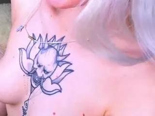 sweeet-barbie on CamSoda 