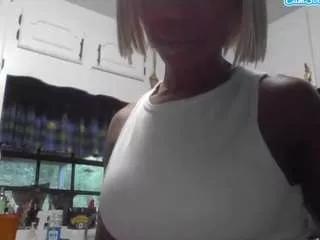 tastethepeach on CamSoda 
