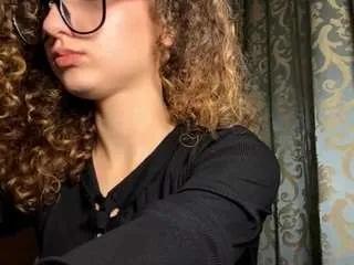 tatyanarissler — Tease you with my top and show more cleavage [74 tokens remaining]