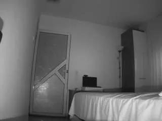 voyeurcam-charmhellen-kitchen — chat