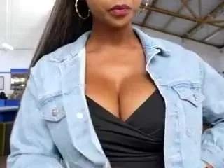 yettzaretth on CamSoda 