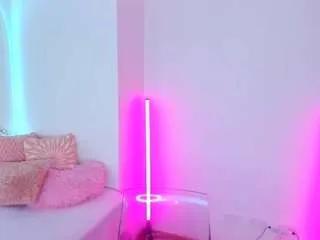 yulli-1 on CamSoda 