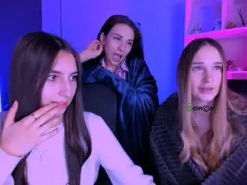 Offline _mila_fire on Chaturbate