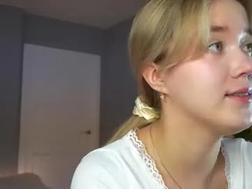 Offline aluntick on Chaturbate